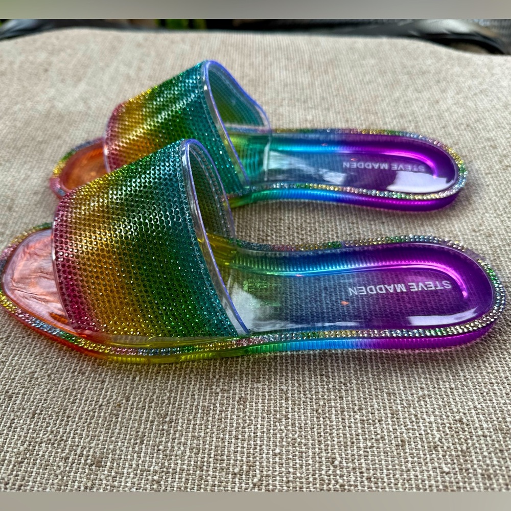**STEVE MADDEN** Rainbow Slides/ Sandals. Size 9.